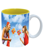 Tasse blanche – intérieure jaune